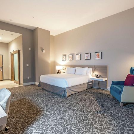 Hilton Garden Inn Wichita Downtown, Ks Esterno foto